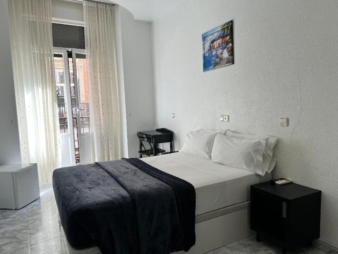 Hostal Palacios Fuencarral Madri Exterior foto