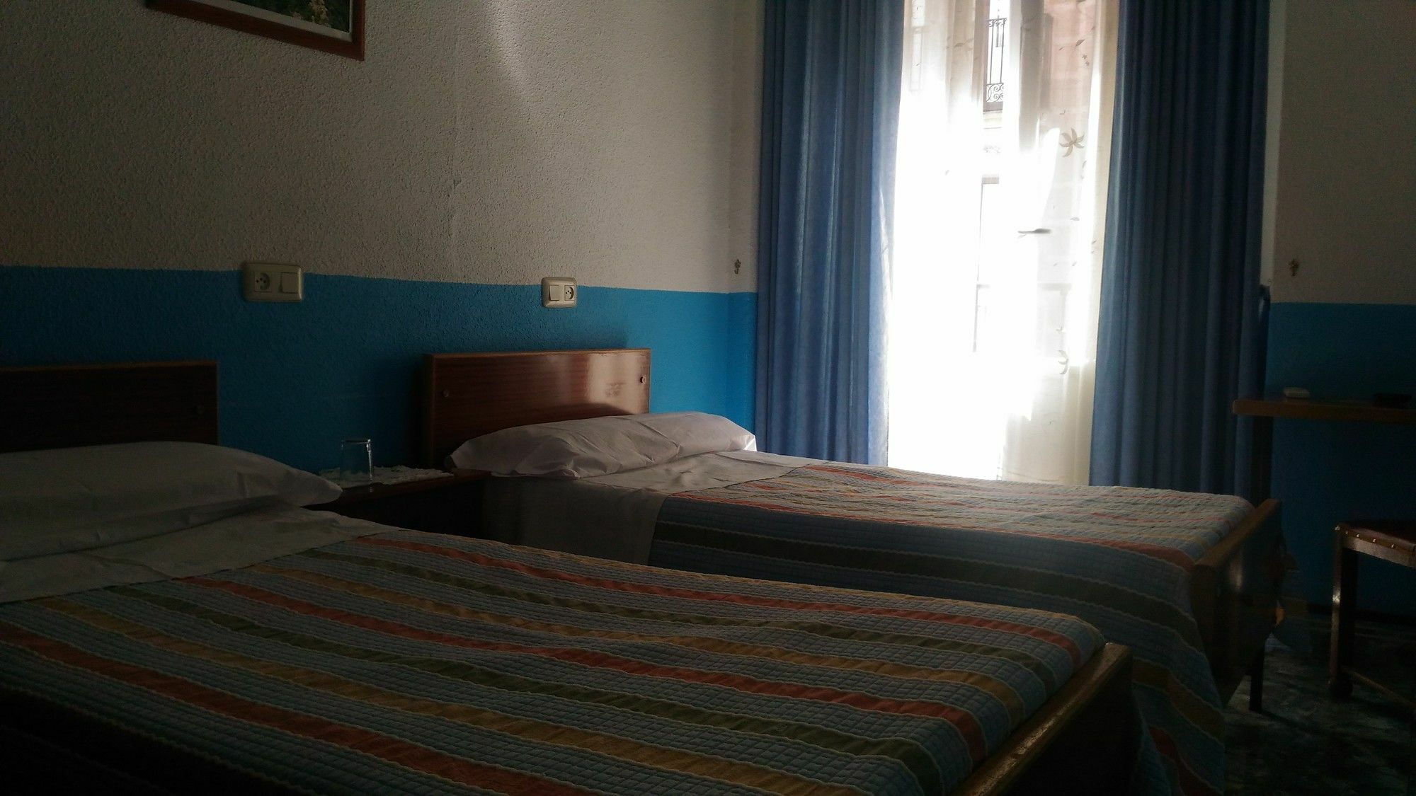 Hostal Palacios Fuencarral Madri Exterior foto